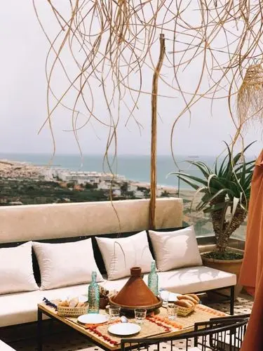 Manzili Surf House